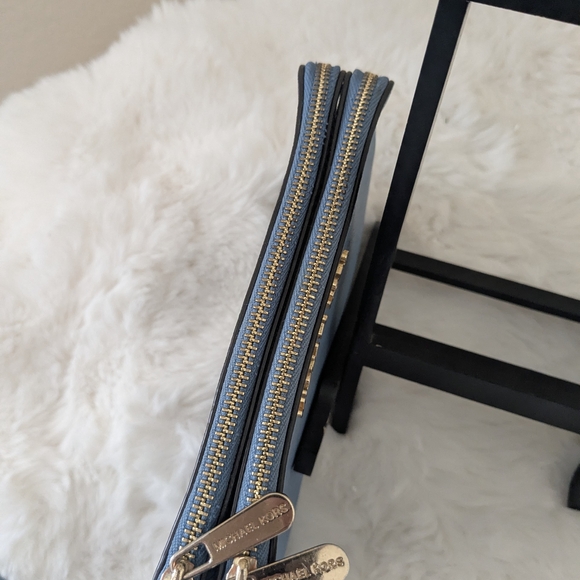 Michael Kors  Jet Set Double Wristlet Blue Like New